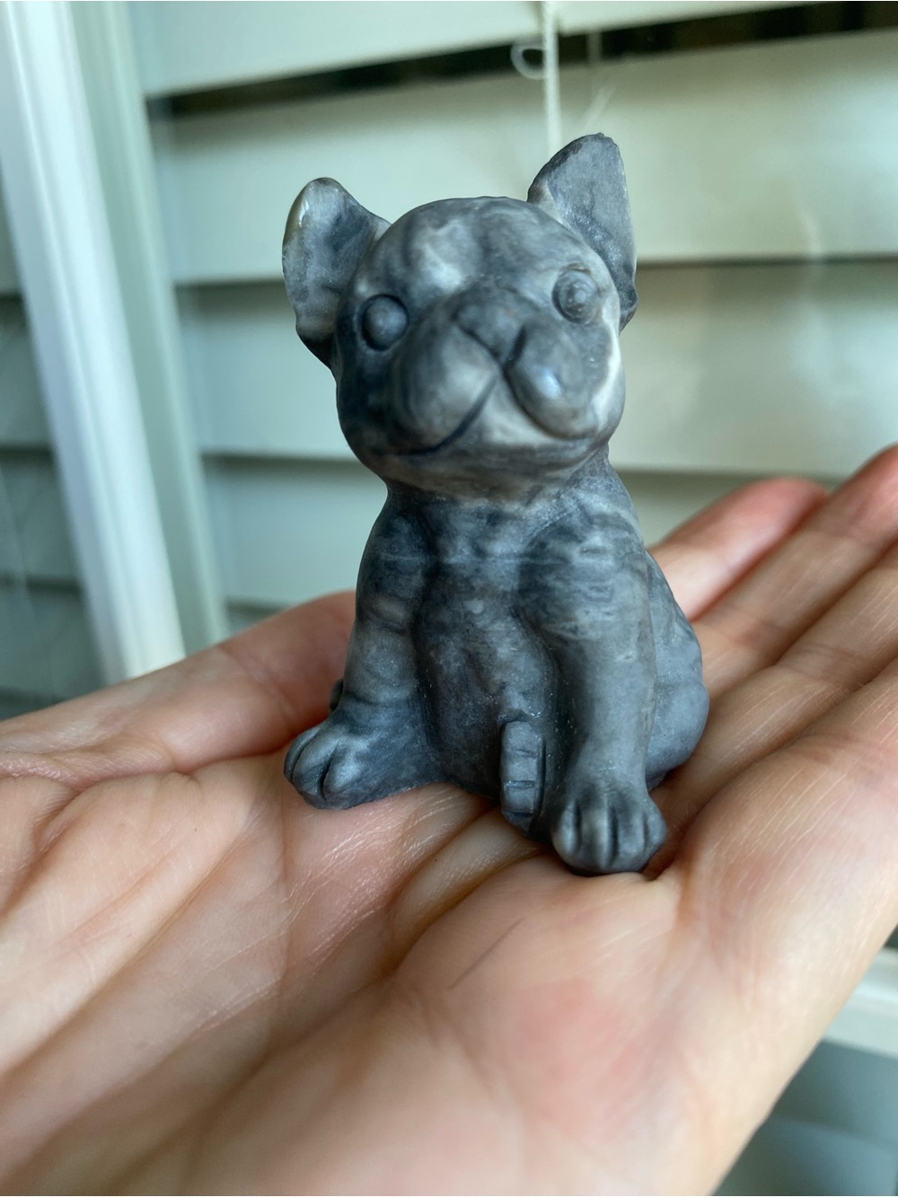 Shellstone Bulldog Figurine - Picture 7 of 7